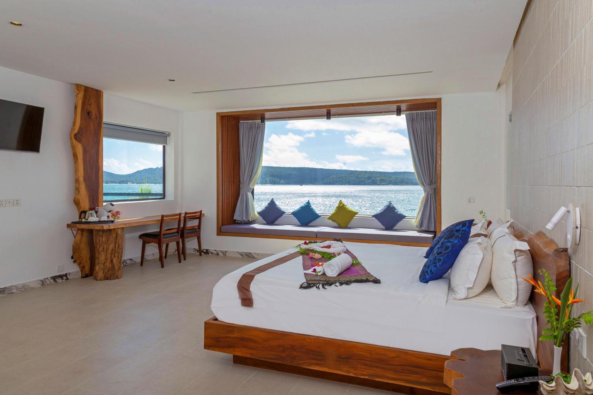 Pearl Beach Resort & Spa Koh Rong Sanloem Exterior photo